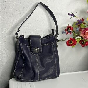 Elegant Navy Leather Shoulder Bag